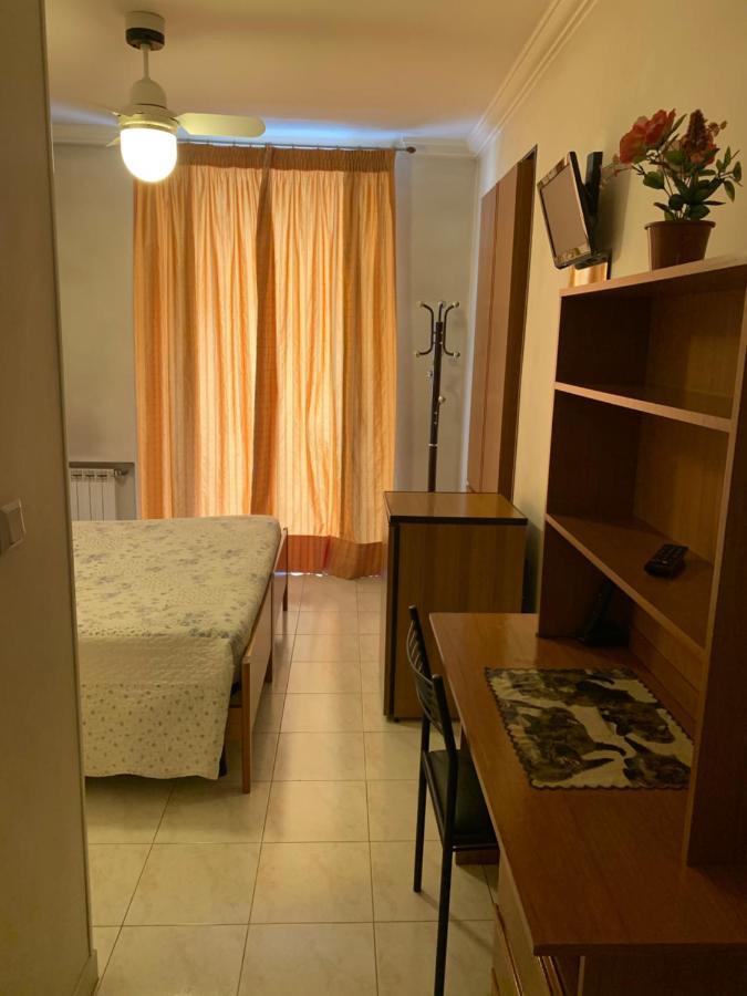 Elena Hotel *